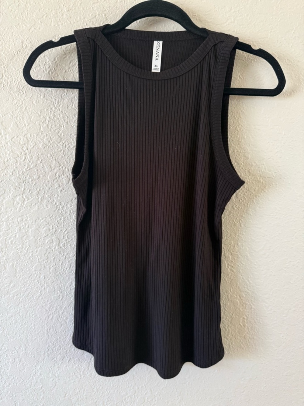 NWOT Zenana Sleeveless Black Ribbed Tank Top Size XL Form Fitting Summer Neutral